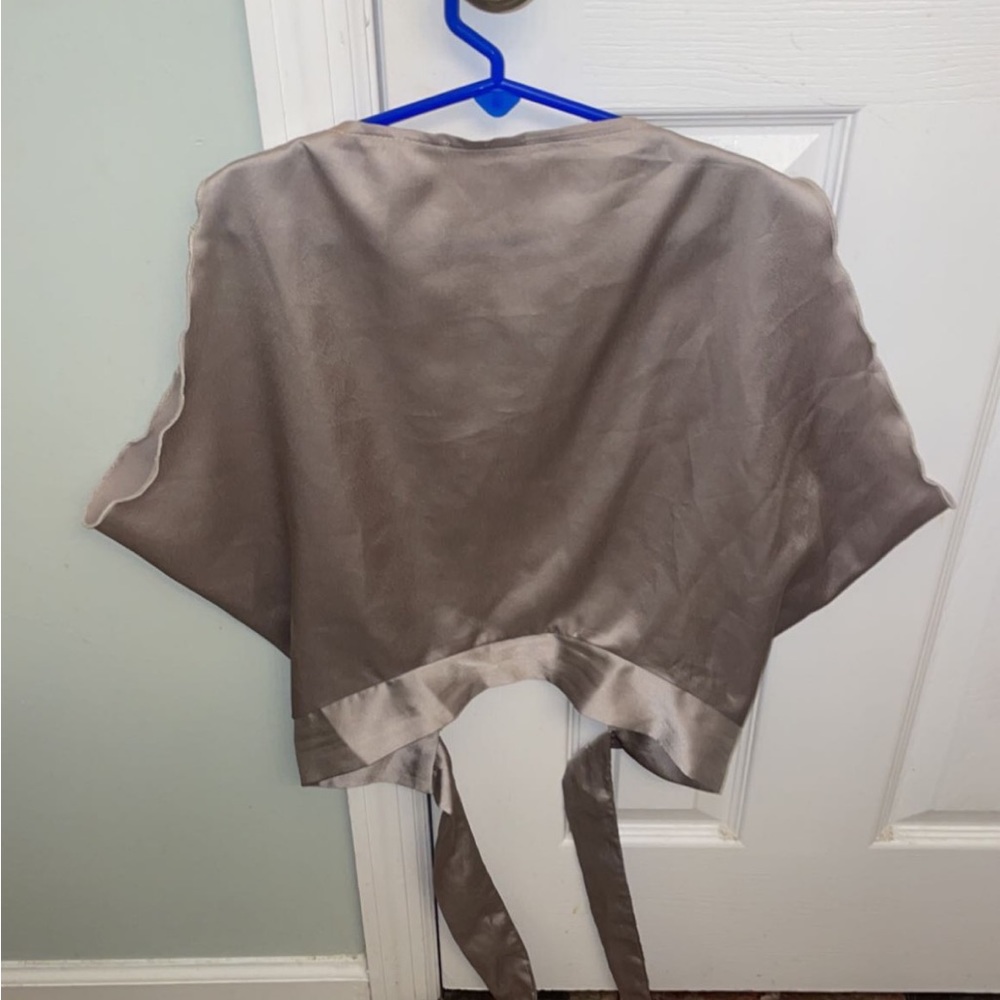 silk mauve shirt w a tie in the back